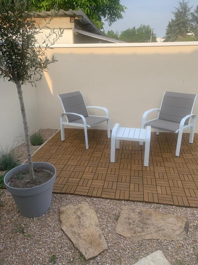 Villa Bleu Marine Chic Calme Et Jardin Andrezieux-Boutheon Exterior foto